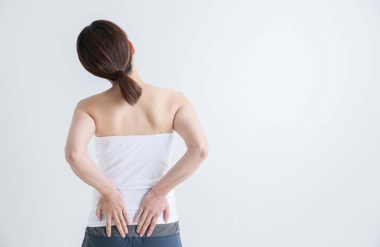 長年の腰痛をジムでの運動習慣で解消しませんか | 枚方でフィットネスなら女性専用のB-line！くずはstudio